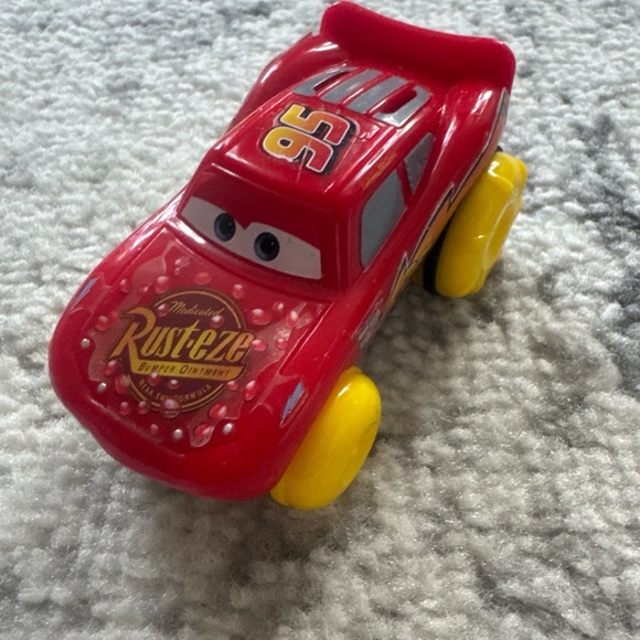 Disney Pixar HYDRO Wheels Lightning McQueen 3” Pull Back Mattel Car - Picture 4 of 6